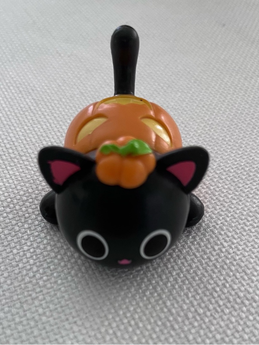 Aphmau Meemeows Cat Pumpkin Mini Figurine